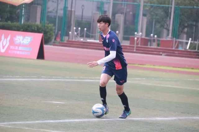 17岁中场麦卡沃伊成为爱尔兰与北爱尔兰争夺的焦点